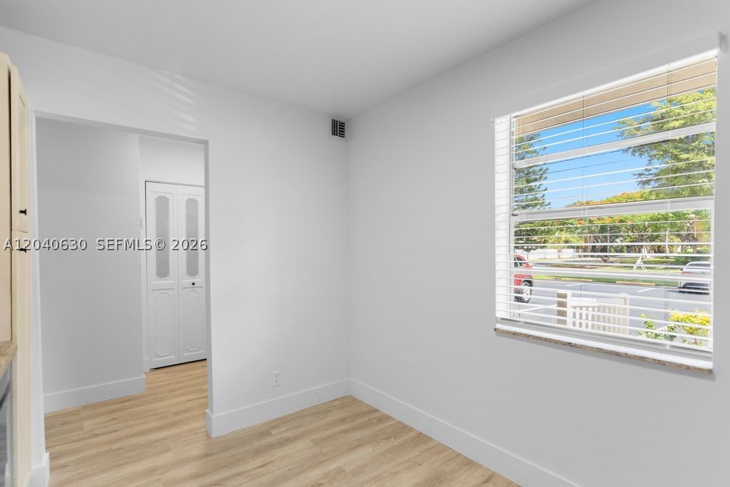 MEADOWBROOK LAKES CONDO - Residential