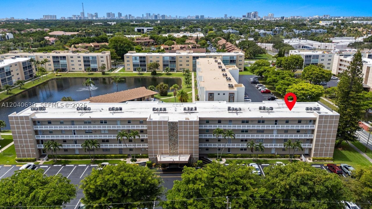 MEADOWBROOK LAKES CONDO - Residential