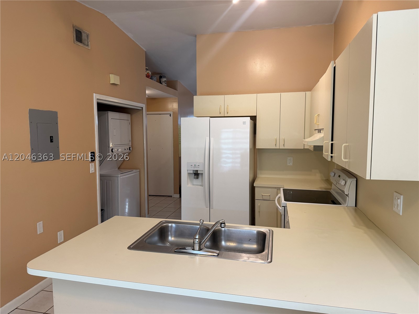FOUNTAIN PK VILLAGE HOMES - Residential
