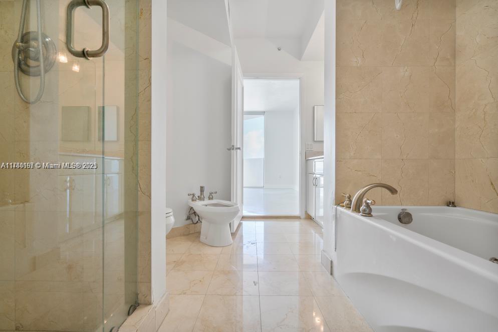 AKOYA CONDO - Residential Lease