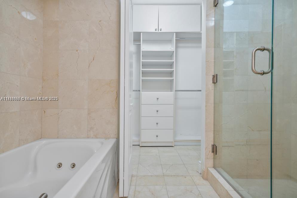 AKOYA CONDO - Residential Lease