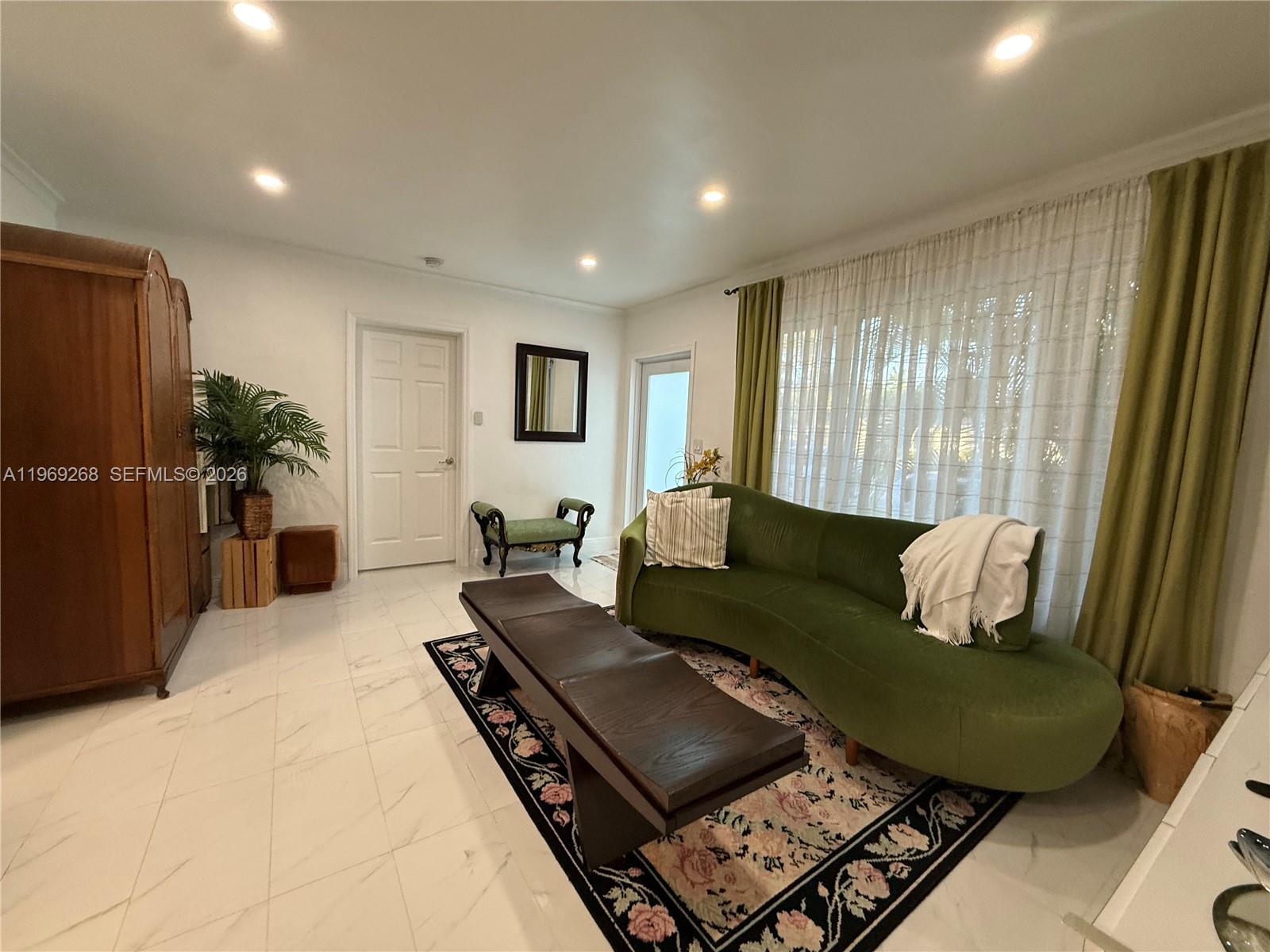 Beautiful Completely renovated home in upscale neighborhood, El Portal.
Renovated kitchen, renovated bathrooms, tile throughout. Very modern but cozy place you can call home.
all state of the art appliances and washer and dryer. The house features a large backyard for entertainment and relaxation.Centrally located to downtown miami, restaurants, shops and beaches. A must see