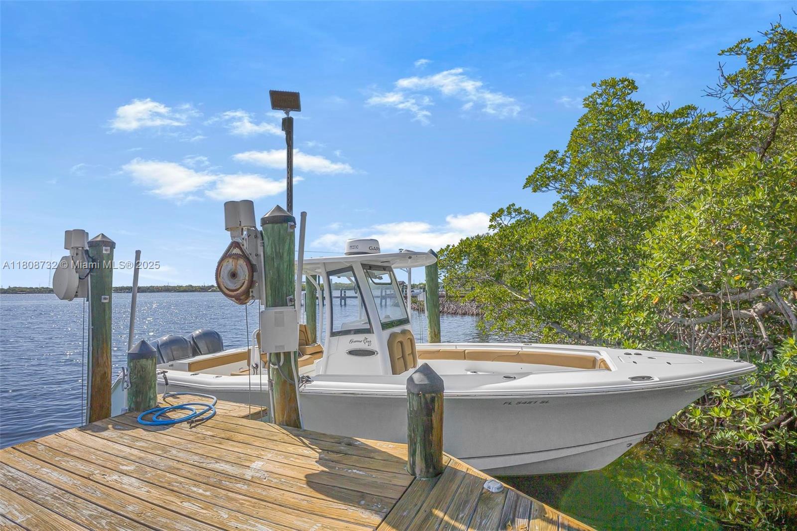 BUCCANEER PT (LARGO SOUND - Residential