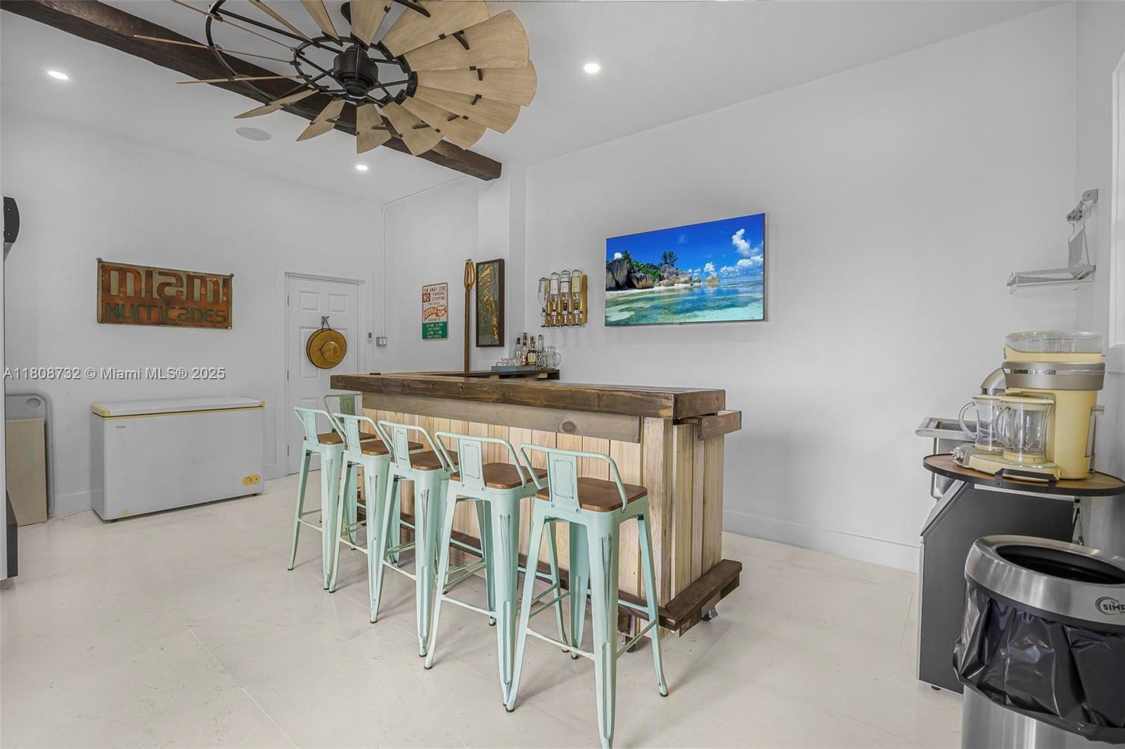 BUCCANEER PT (LARGO SOUND - Residential