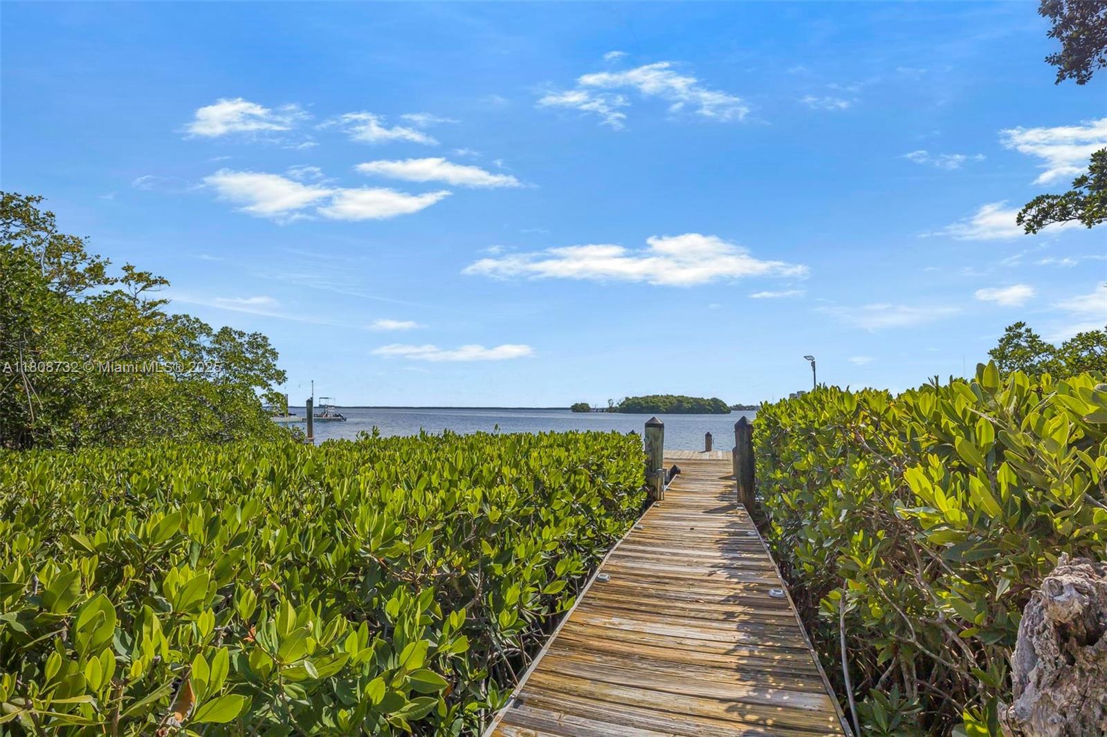 BUCCANEER PT (LARGO SOUND - Residential