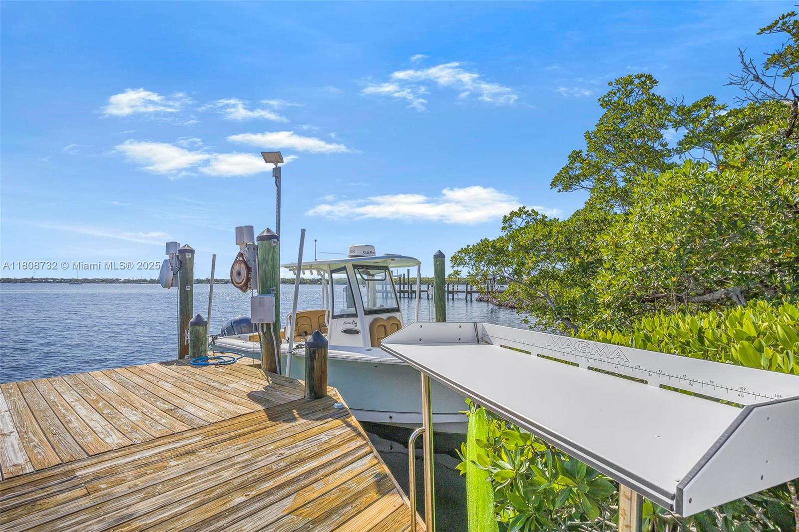 BUCCANEER PT (LARGO SOUND - Residential