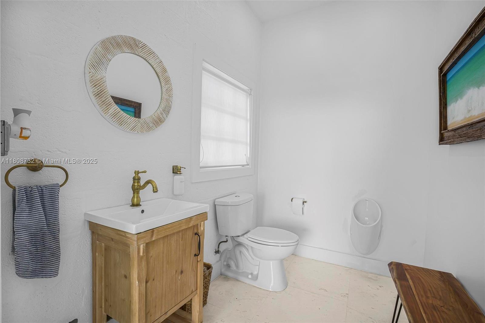 BUCCANEER PT (LARGO SOUND - Residential