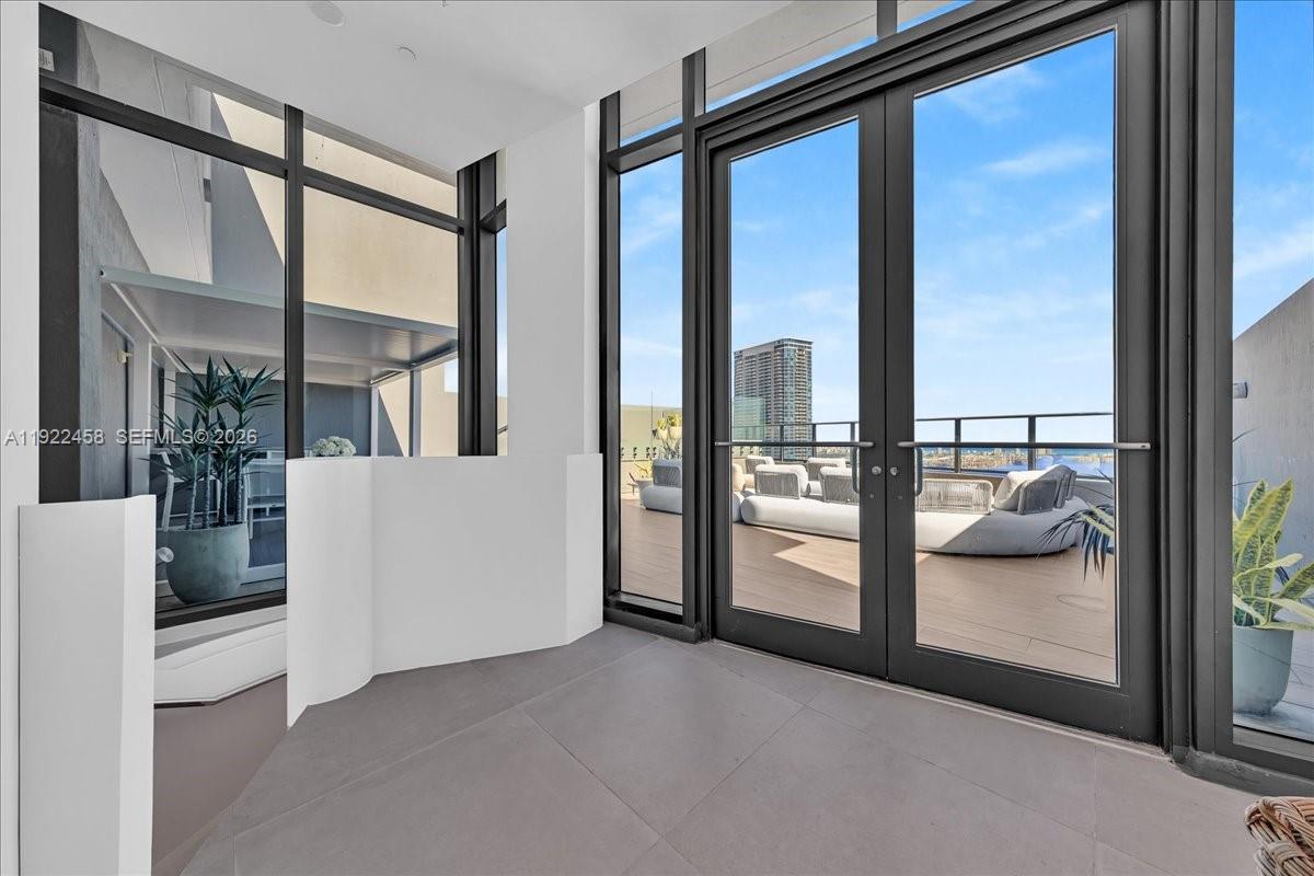 1300 S MIAMI AVENUE CONDO - Residential