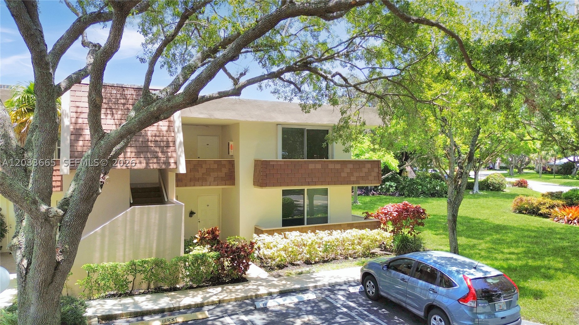 NO 73 PALM-AIRE COUNTRY C - Residential Lease