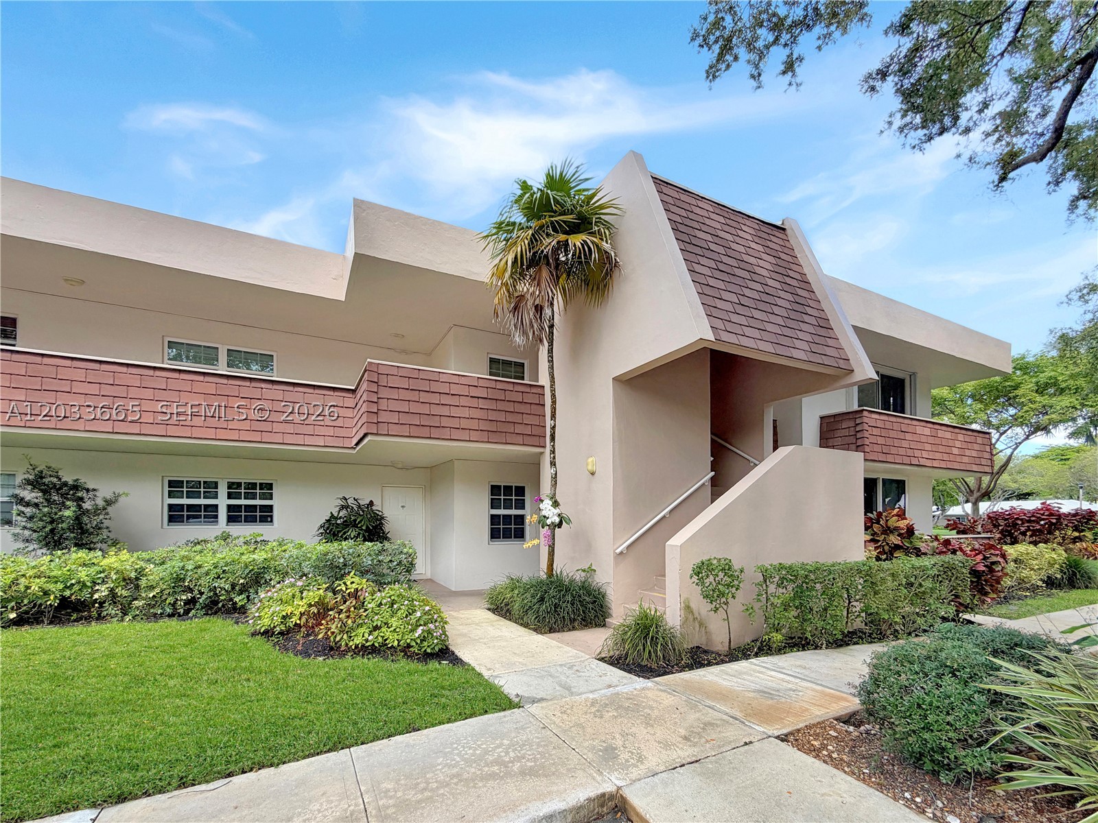 NO 73 PALM-AIRE COUNTRY C - Residential Lease