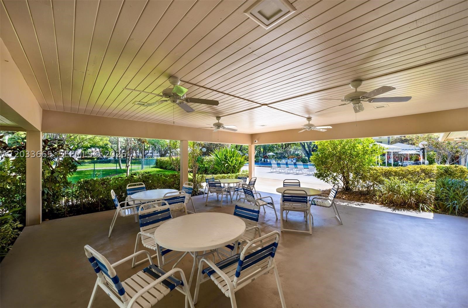 NO 73 PALM-AIRE COUNTRY C - Residential Lease