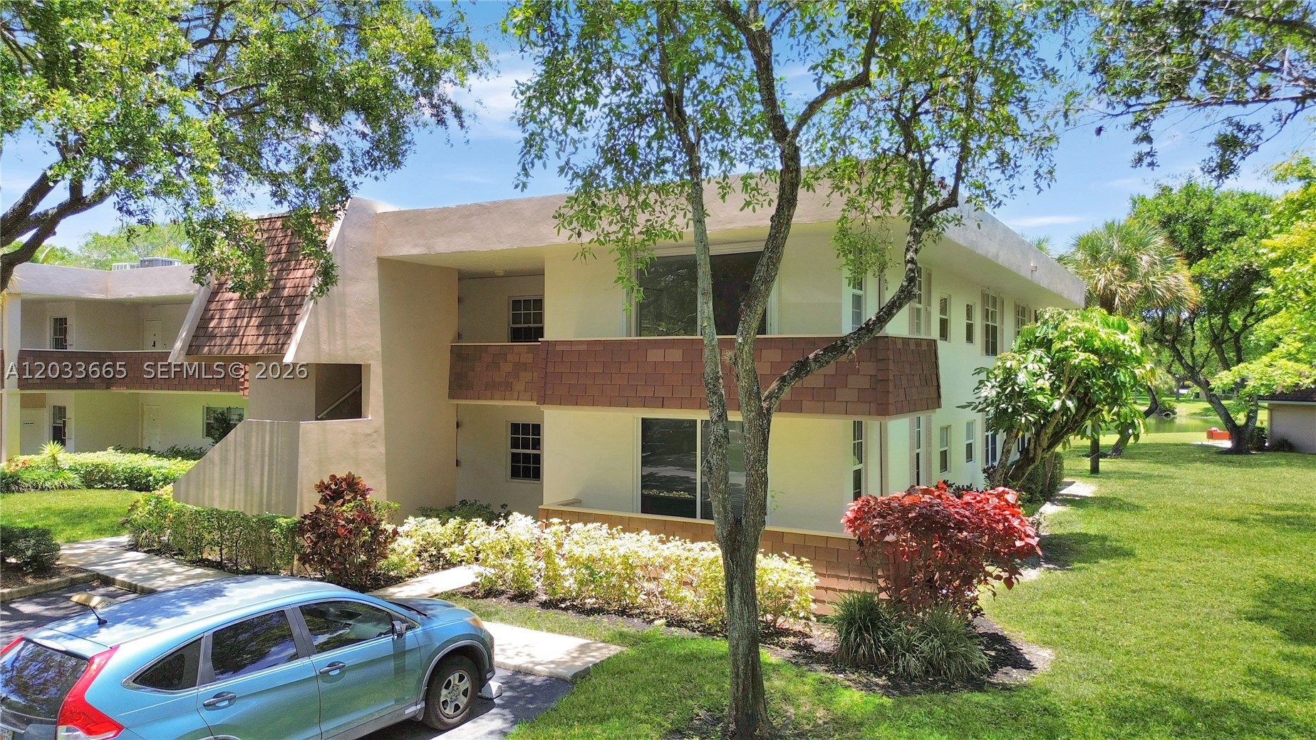 NO 73 PALM-AIRE COUNTRY C - Residential Lease