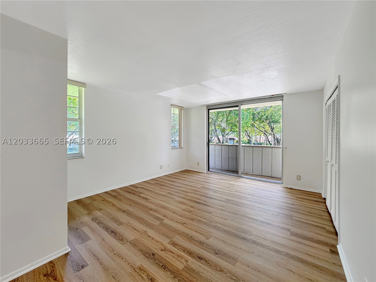NO 73 PALM-AIRE COUNTRY C - Residential Lease