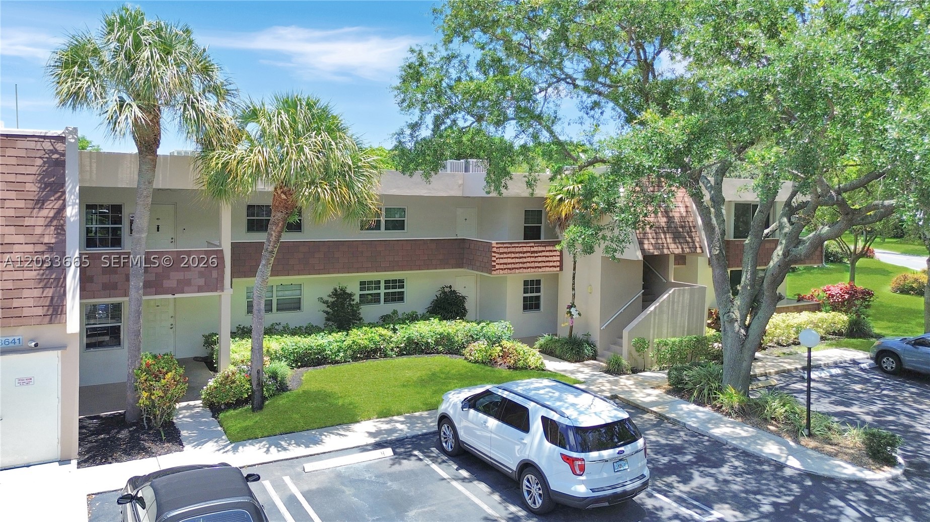 NO 73 PALM-AIRE COUNTRY C - Residential Lease