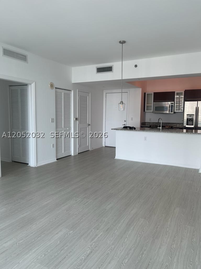 THE PLAZA 901 BRICKELL CO - Residential