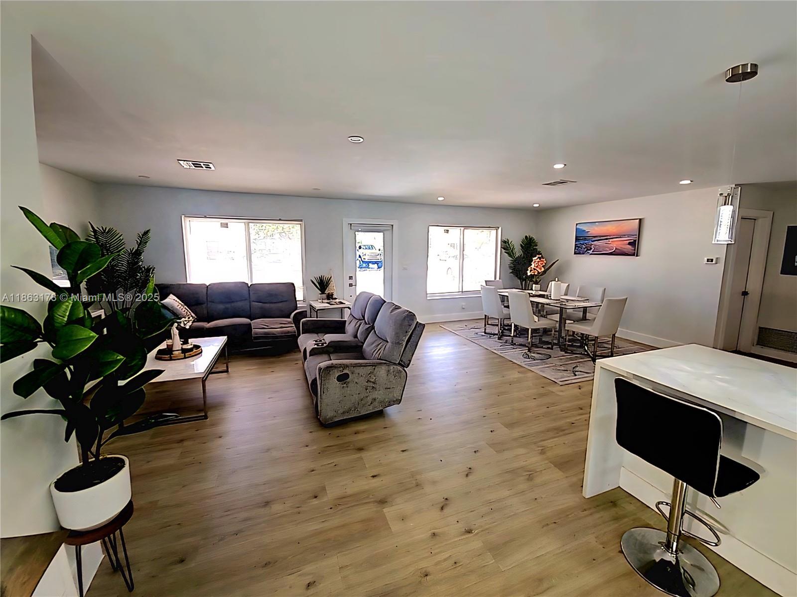 CORAL RIDGE ISLES - Residential