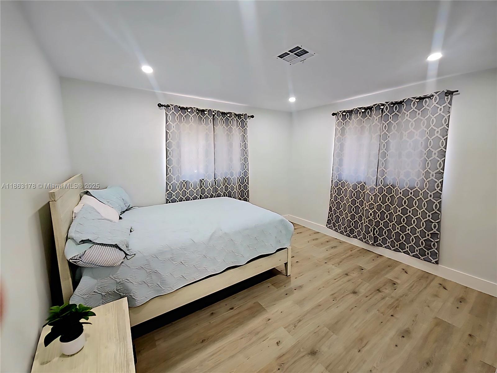 CORAL RIDGE ISLES - Residential