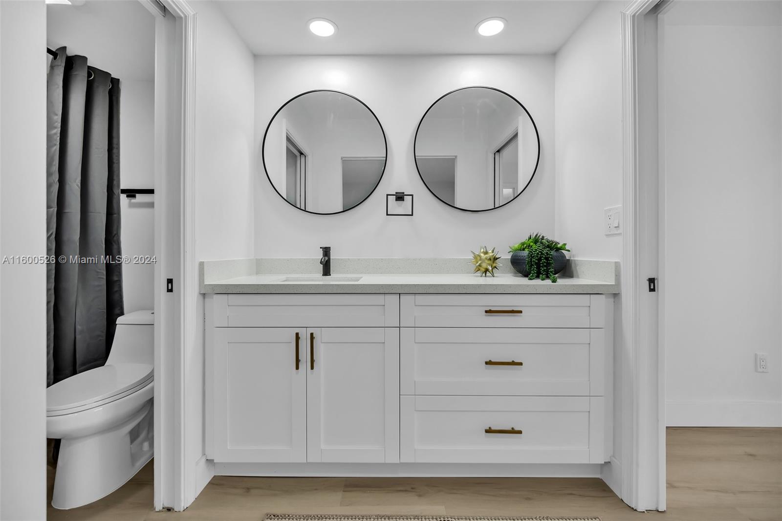 DEVON CONDOMINIUM - Residential