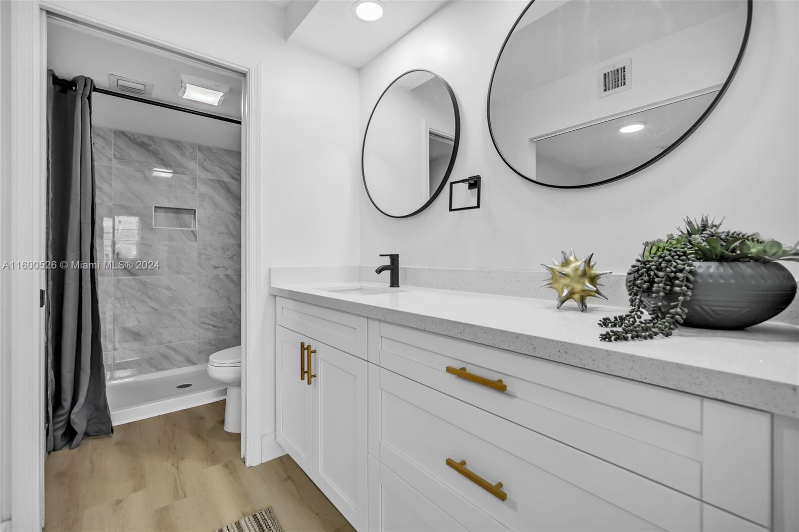 DEVON CONDOMINIUM - Residential