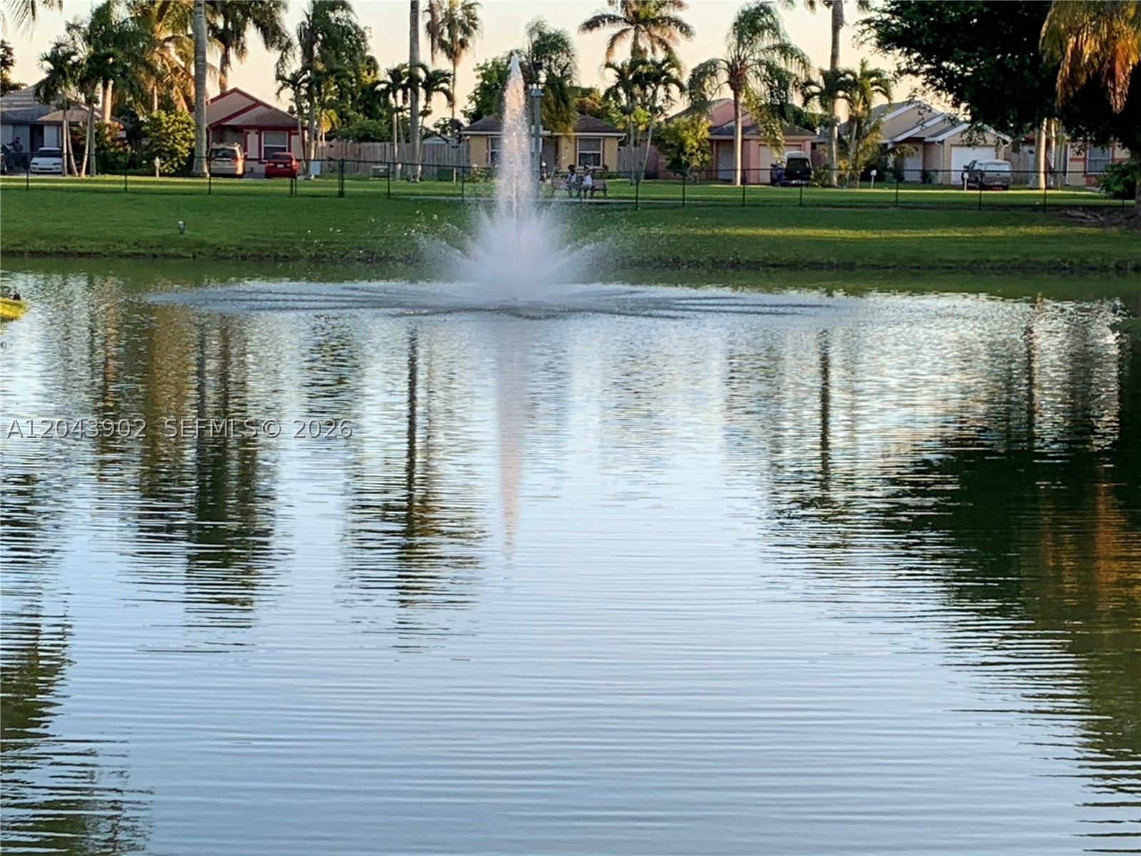 A stunning lakefront home offering breathtaking views and modern comforts! This 3-bedroom, 2-bathroom home features a 1-car garage and a spacious screened patio overlooking the lake, perfect for relaxing and enjoying the serene surroundings.