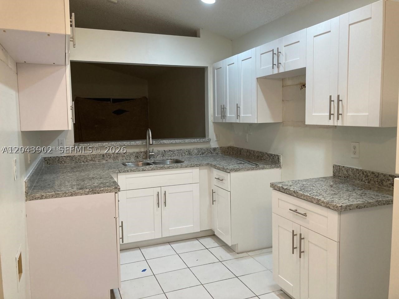 VILLAS OF PALM BAY - Residential Lease