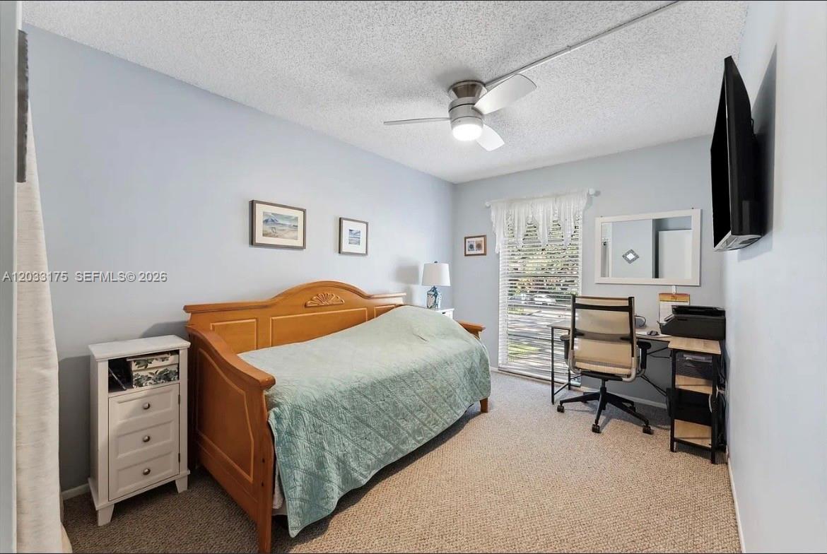 HOLLYWOOD GARDENS CONDOMI - Residential Lease