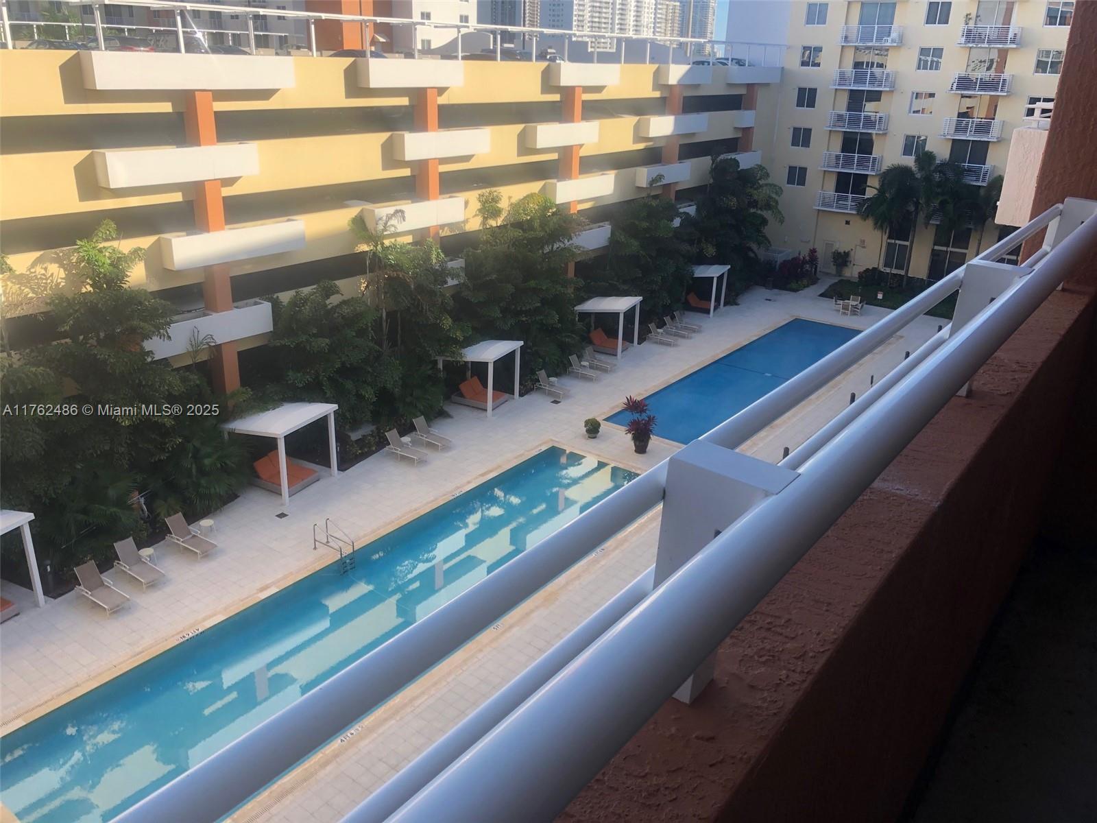 VENTURE AT AVENTURA WEST - Residential