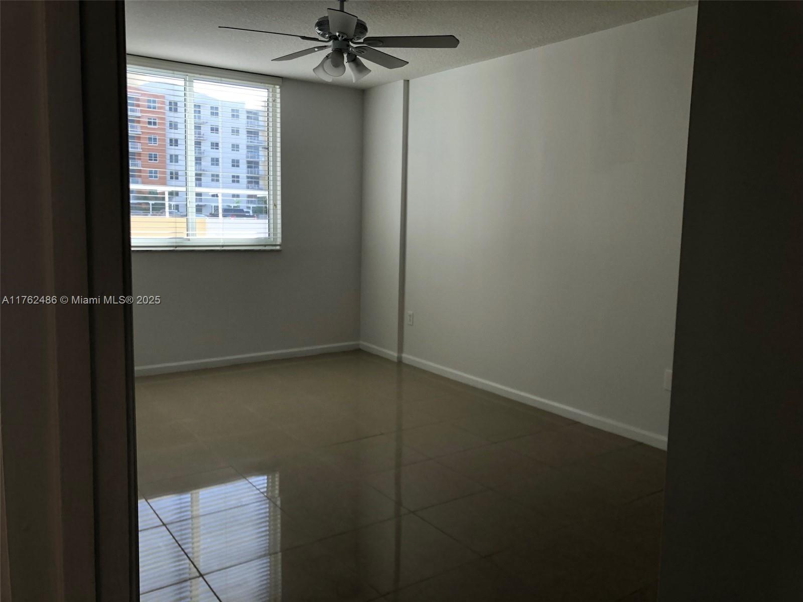 VENTURE AT AVENTURA WEST - Residential