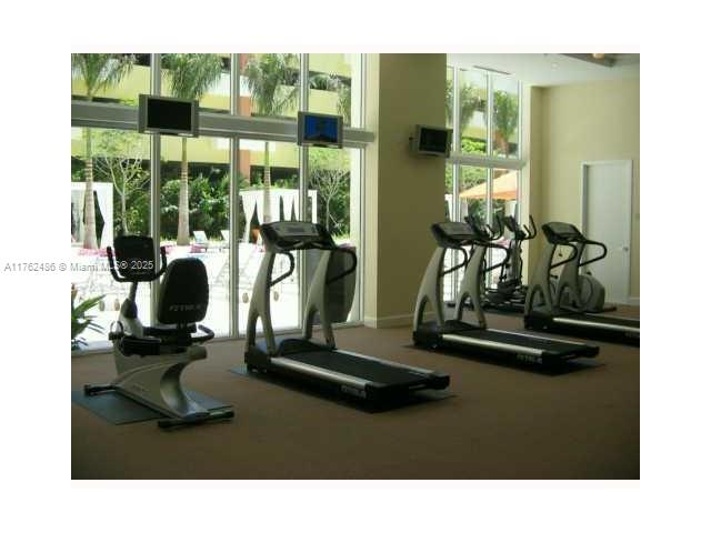 VENTURE AT AVENTURA WEST - Residential