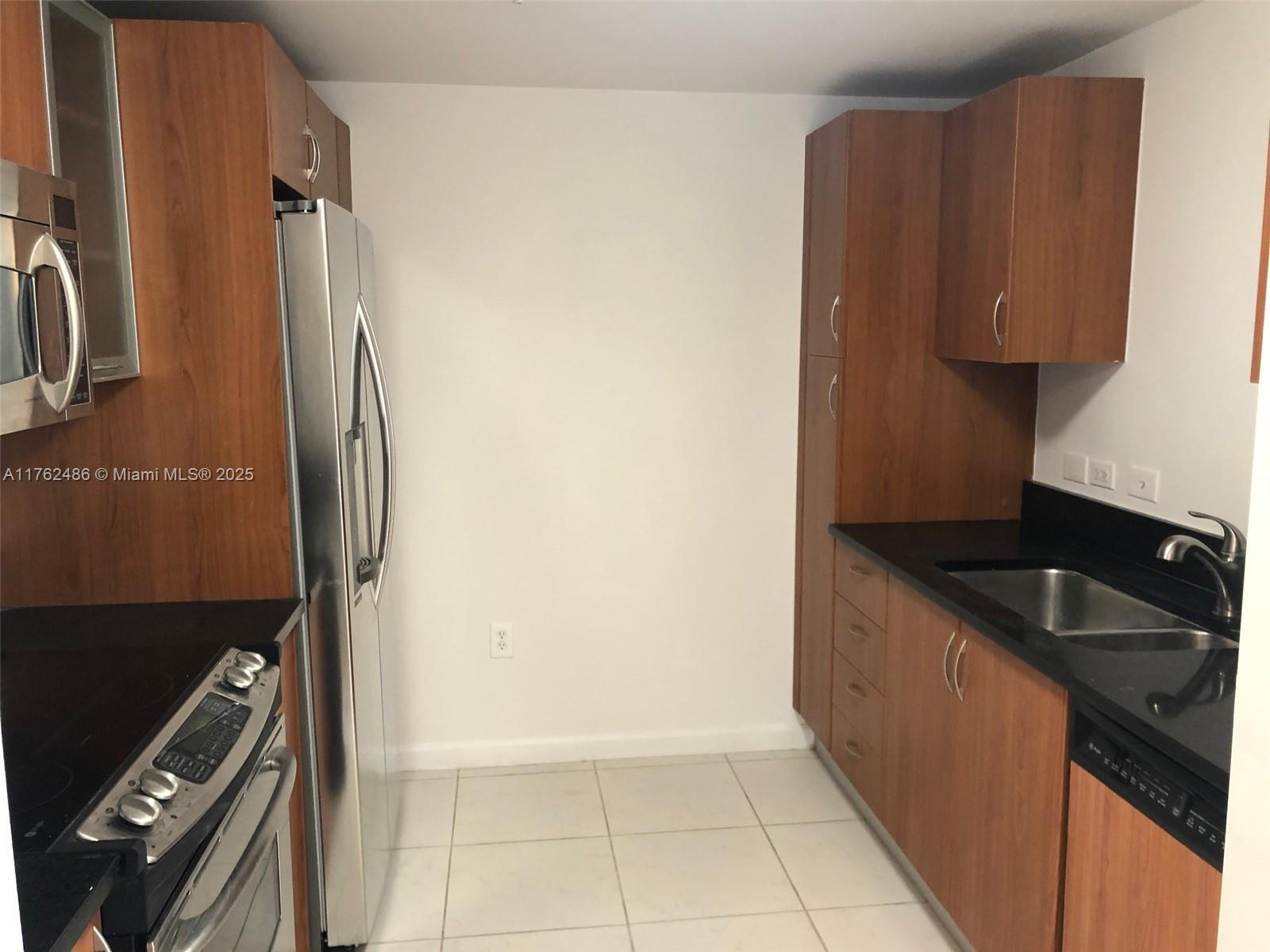 VENTURE AT AVENTURA WEST - Residential