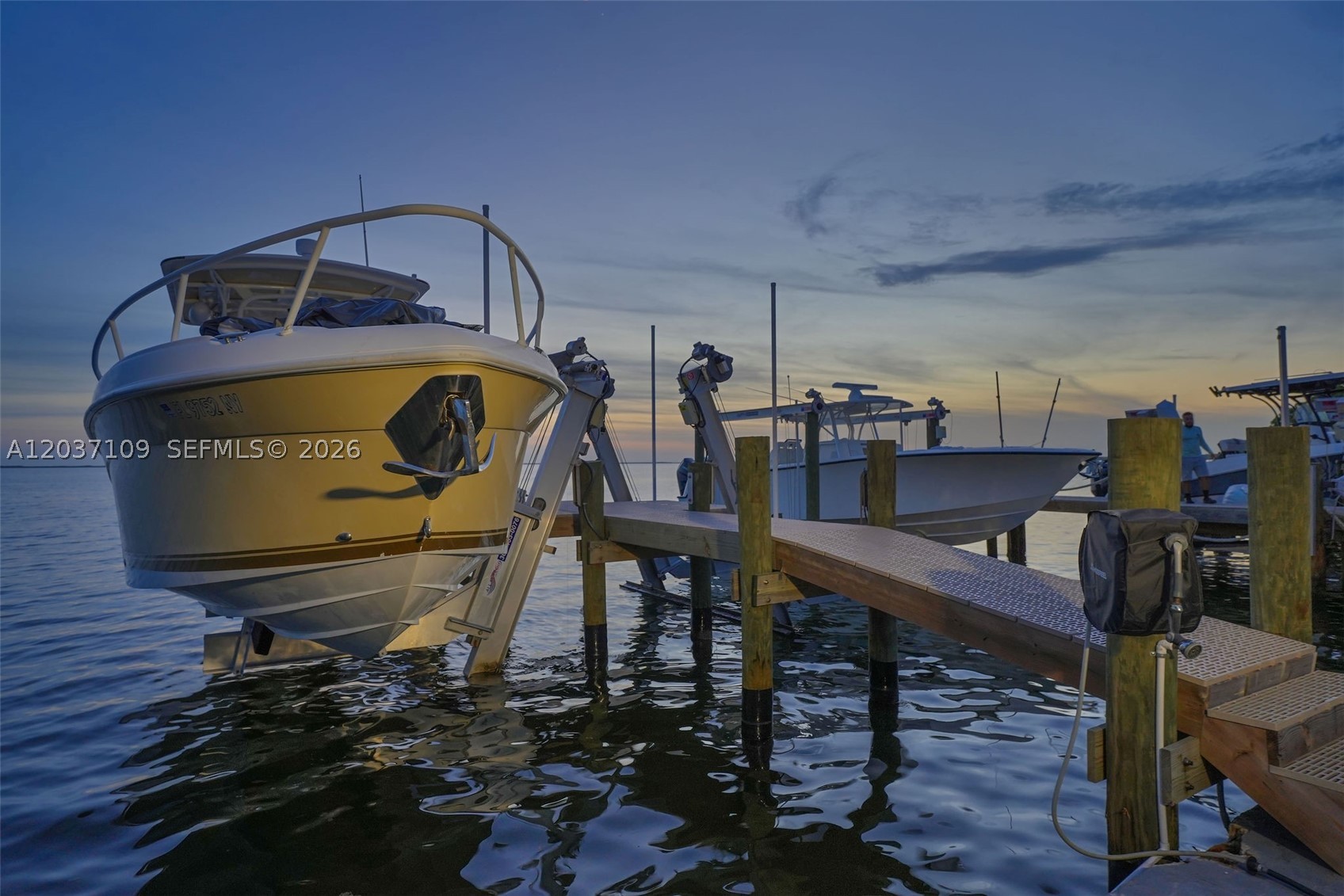 CALUSA CAMPGROUND - Land