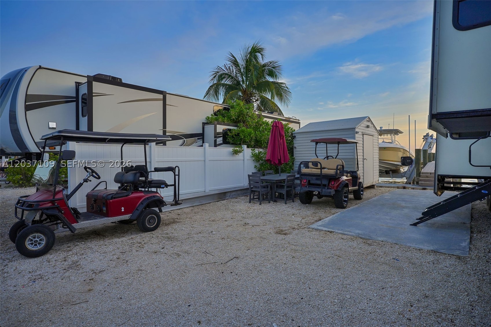 CALUSA CAMPGROUND - Land