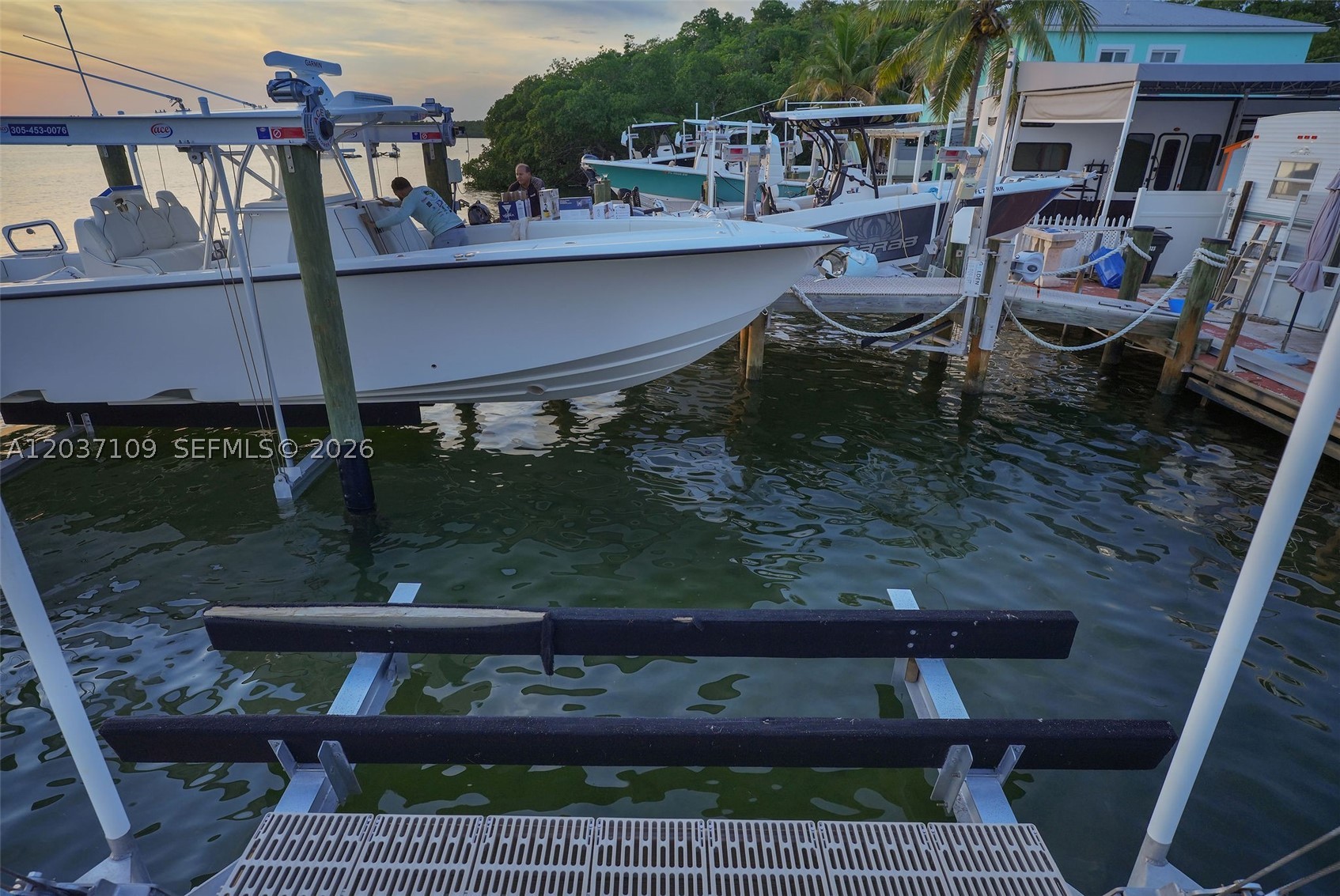 CALUSA CAMPGROUND - Land