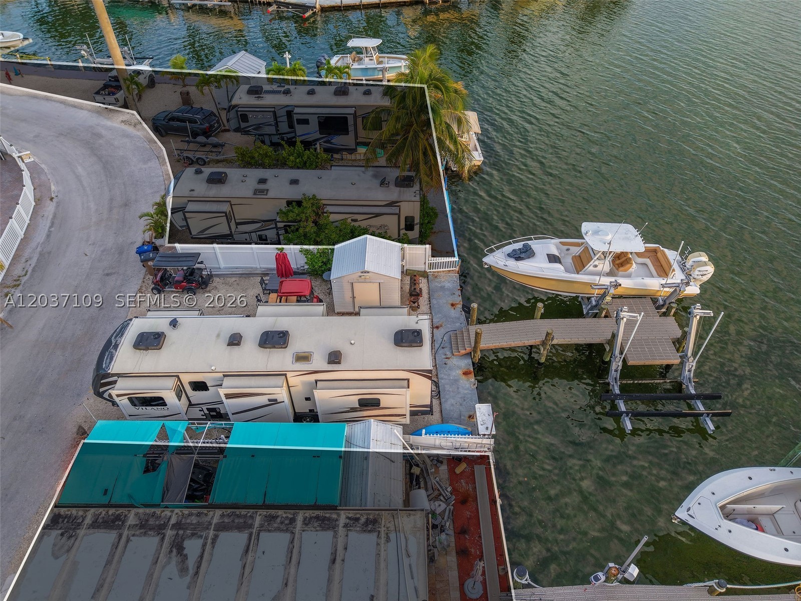 CALUSA CAMPGROUND - Land