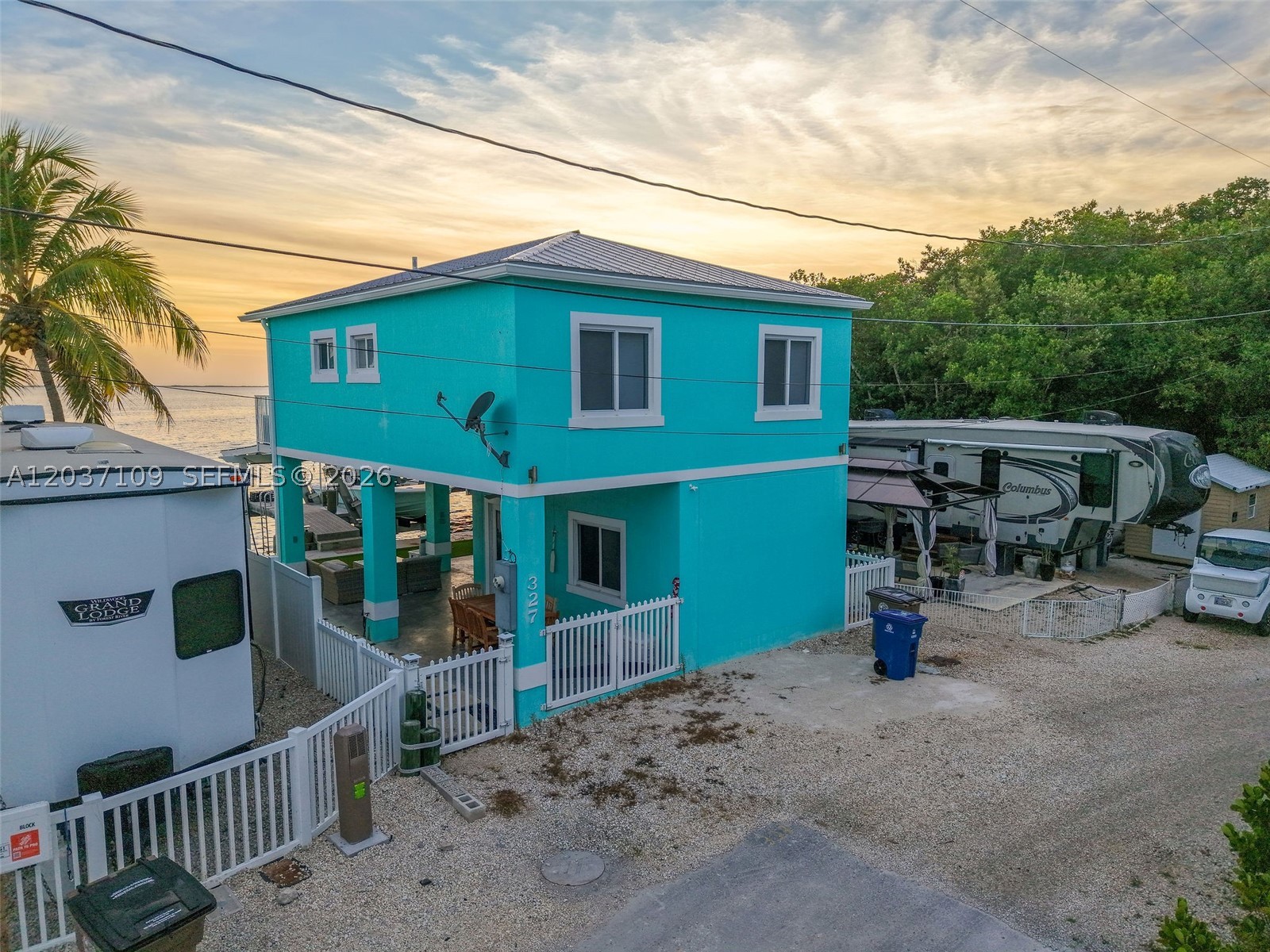 CALUSA CAMPGROUND - Land