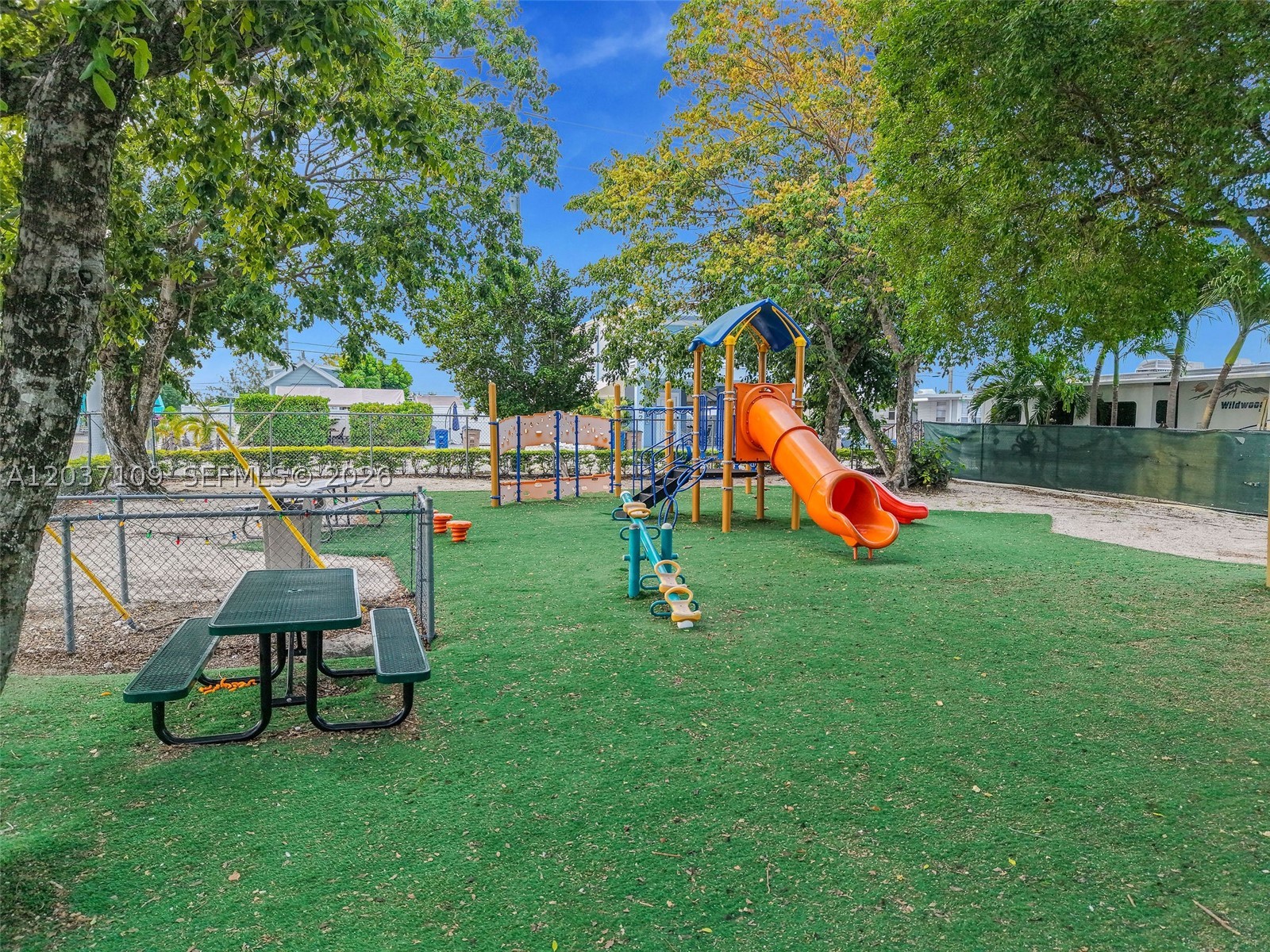 CALUSA CAMPGROUND - Land