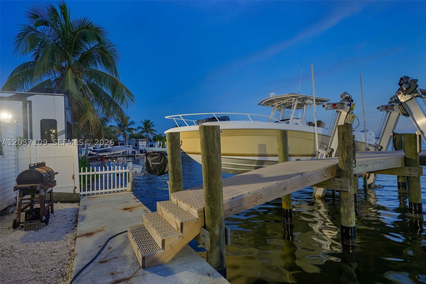 CALUSA CAMPGROUND - Land