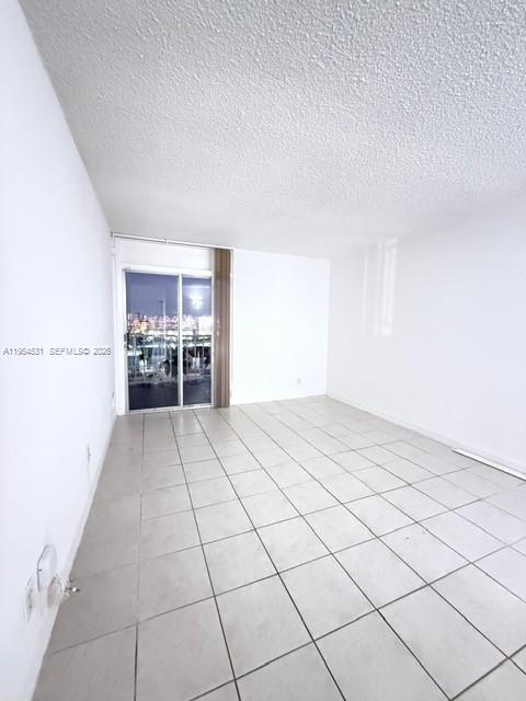 YOLANDA VILLAS CONDO - Residential
