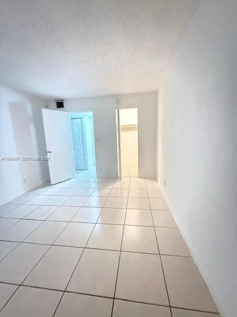 YOLANDA VILLAS CONDO - Residential