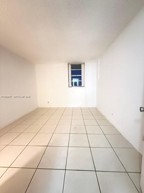 YOLANDA VILLAS CONDO - Residential