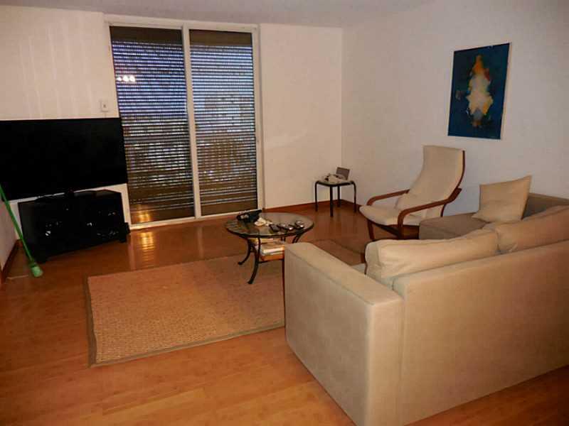 ALLINGTON TOWERS NO. - Residential Lease