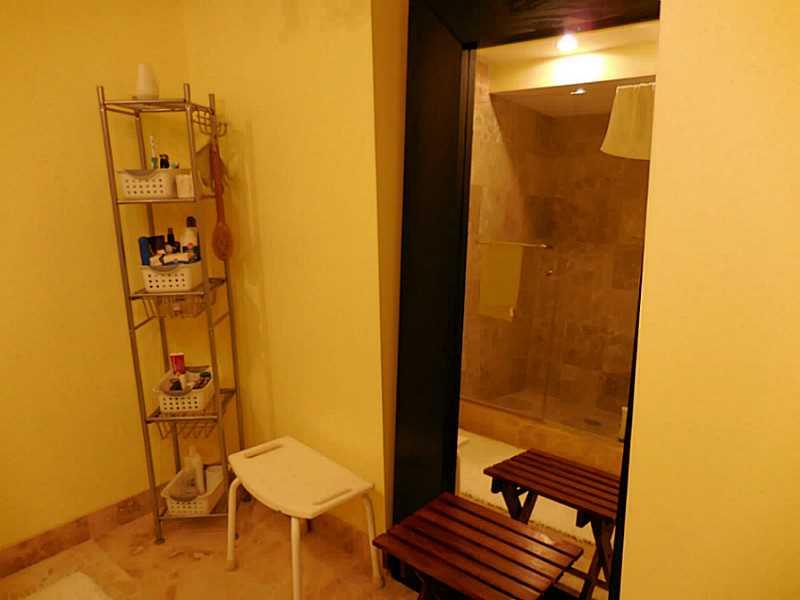ALLINGTON TOWERS NO. - Residential Lease