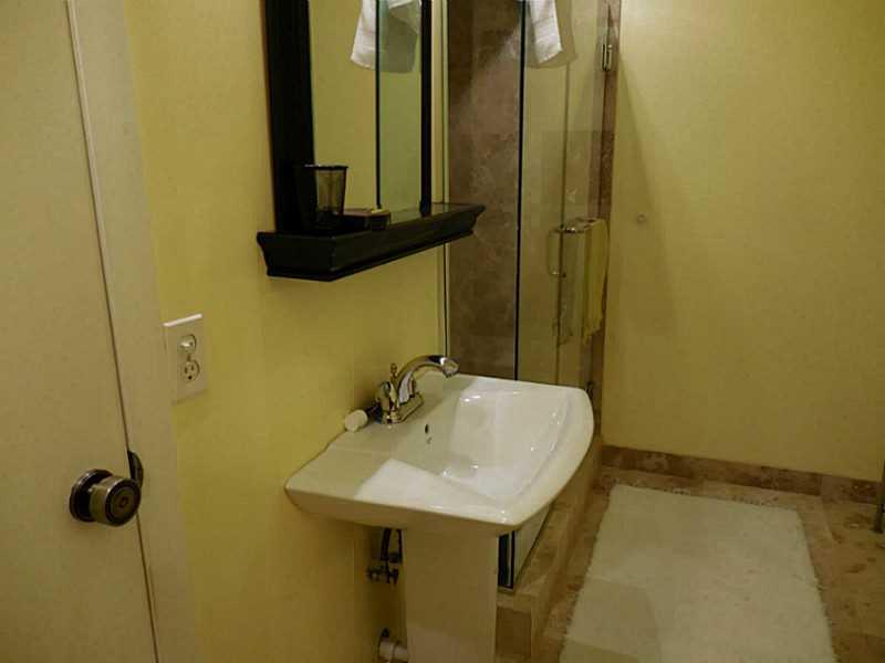 ALLINGTON TOWERS NO. - Residential Lease