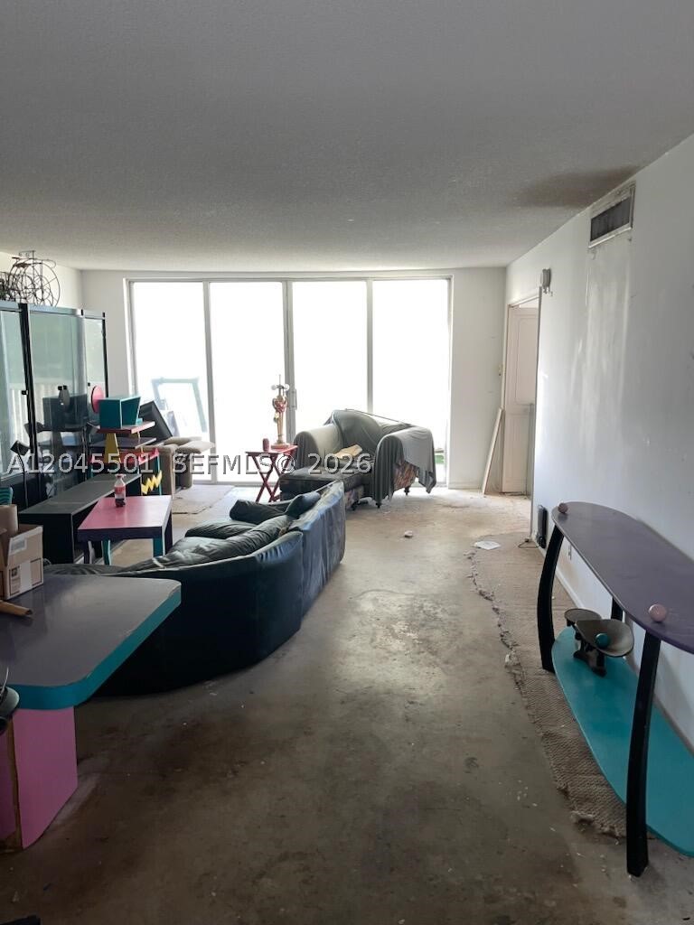 PALM-AIRE CC 50 - Residential