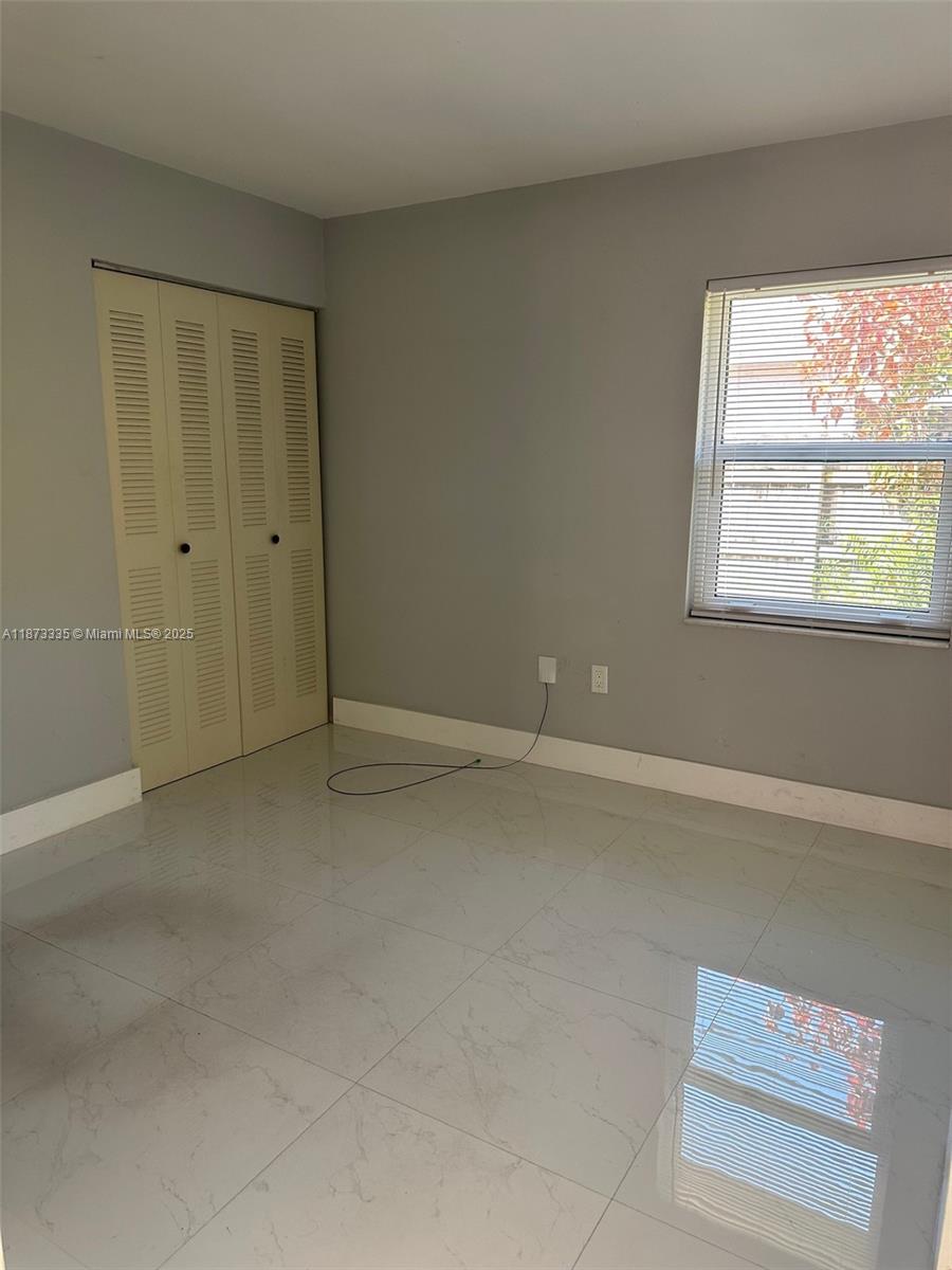 COUNTRY LAKE MANORS SEC 3 - Residential