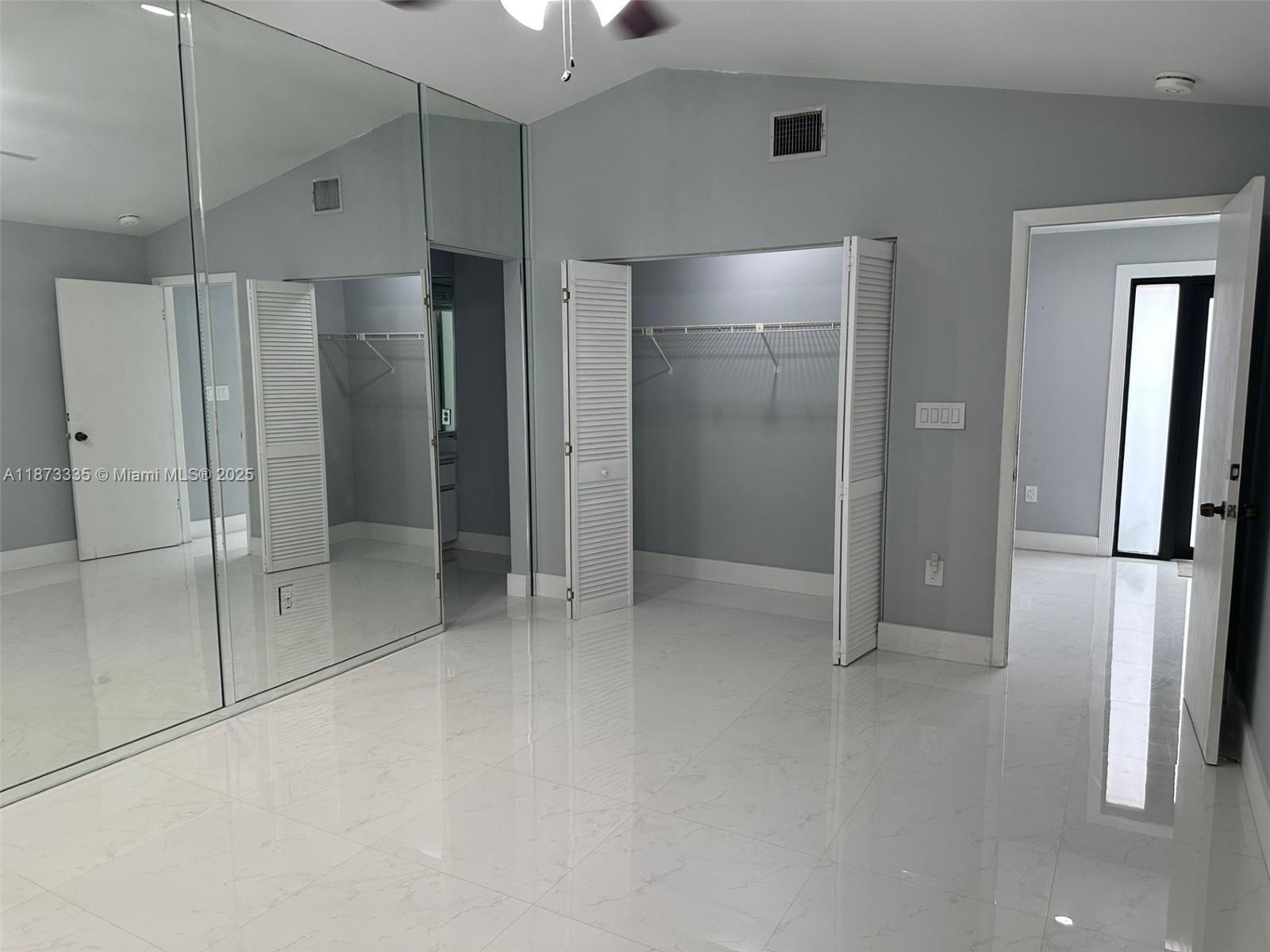 COUNTRY LAKE MANORS SEC 3 - Residential