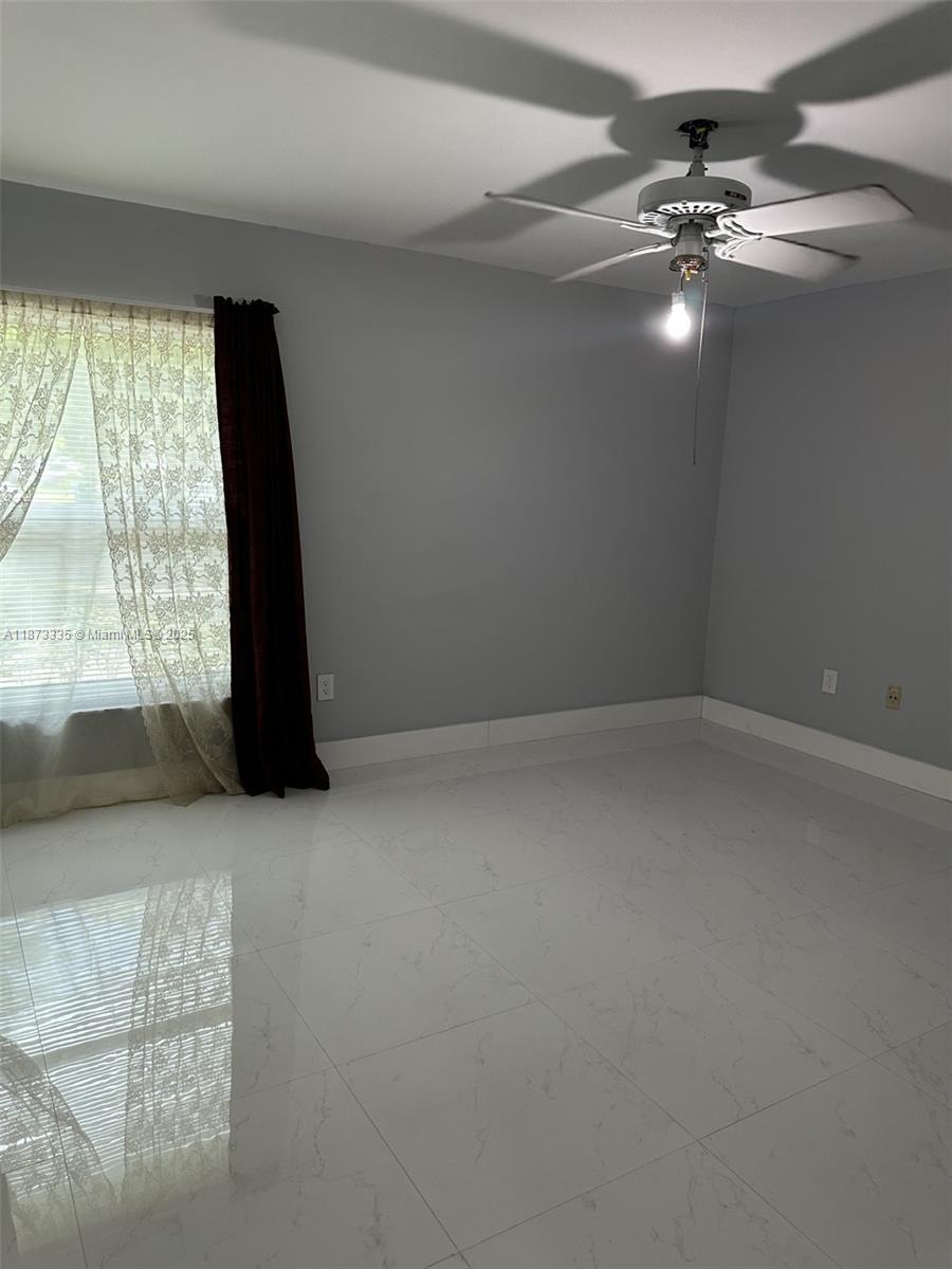 COUNTRY LAKE MANORS SEC 3 - Residential