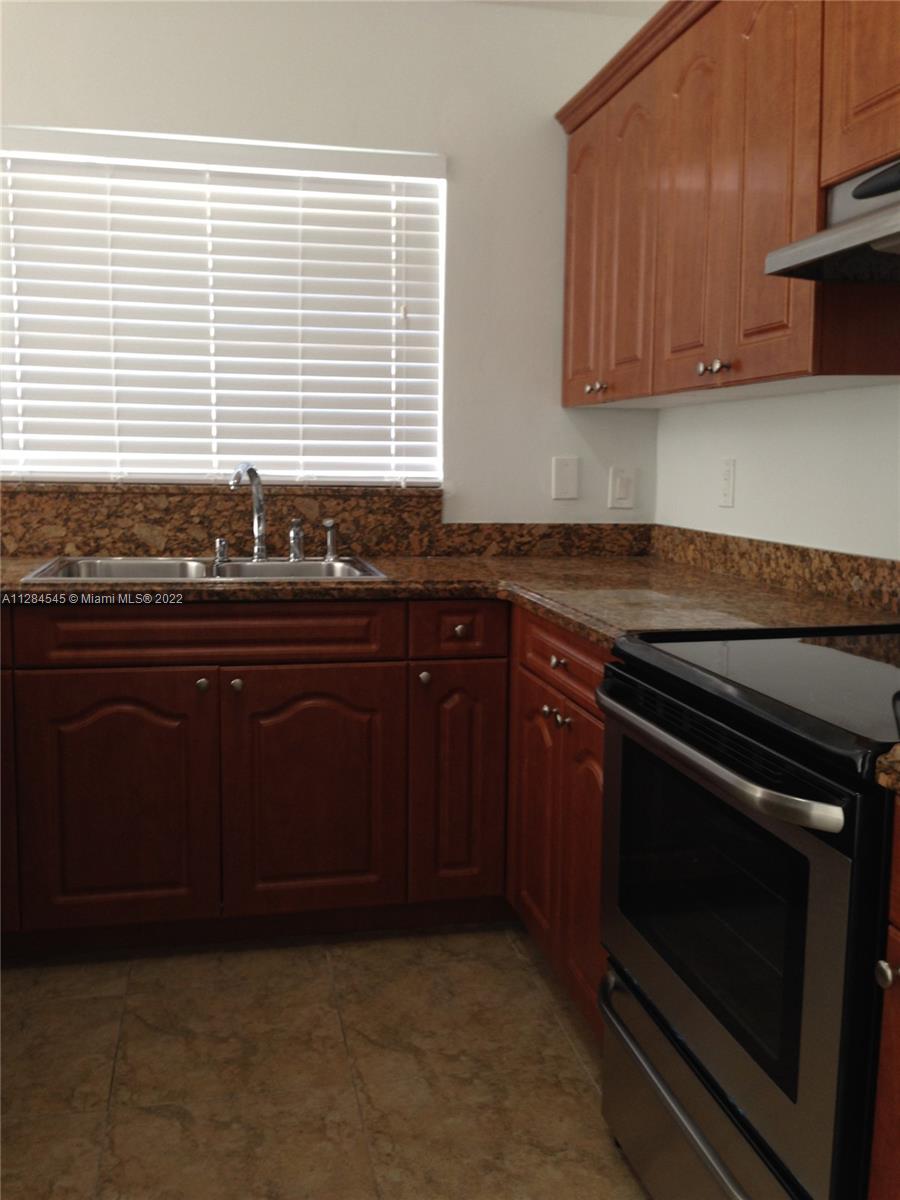 LAMBIANCE TOWNHOMES KENDA - Residential Lease
