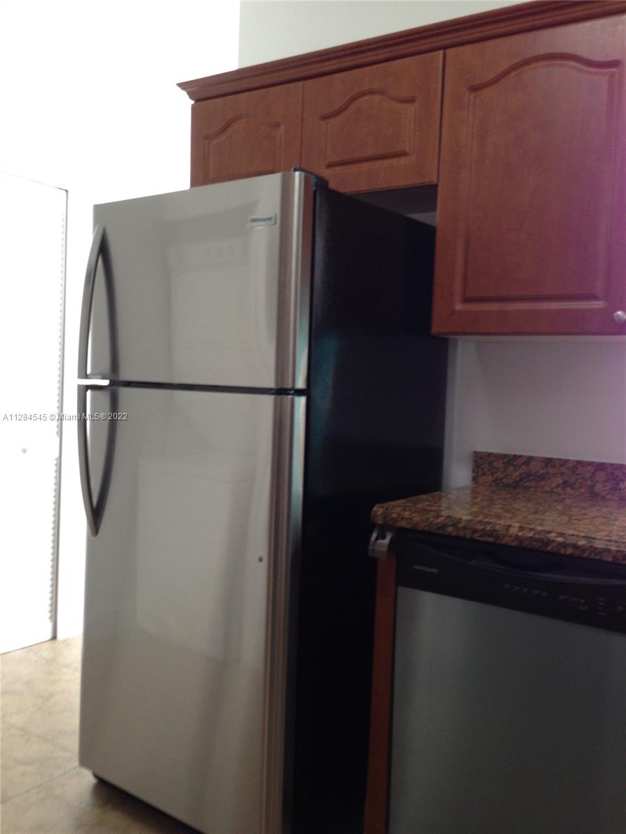 LAMBIANCE TOWNHOMES KENDA - Residential Lease