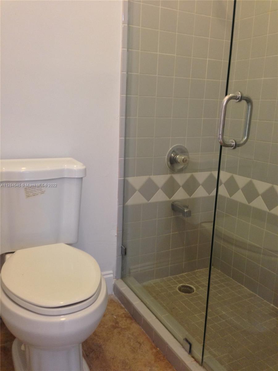 LAMBIANCE TOWNHOMES KENDA - Residential Lease